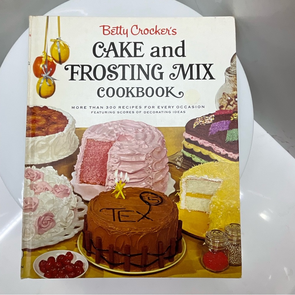 Vtg Better Crocker’s Cake and Frosting Mix Cookbook